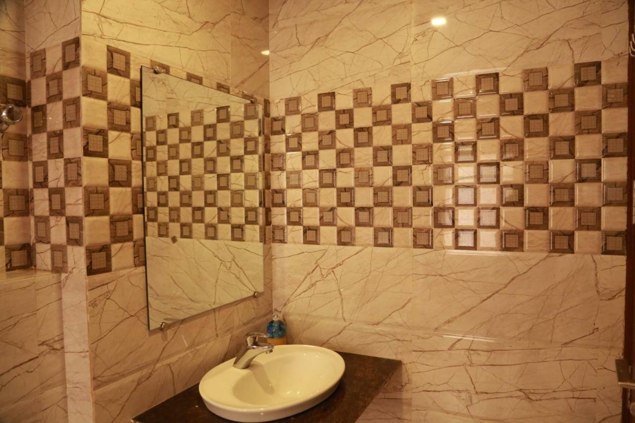 Hotel Geeta Saar Νέο Δελχί Εξωτερικό φωτογραφία